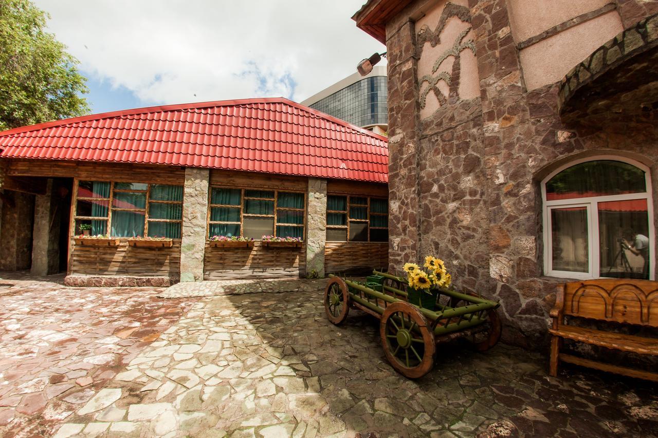 Hotel Edem Karaganda Exterior photo